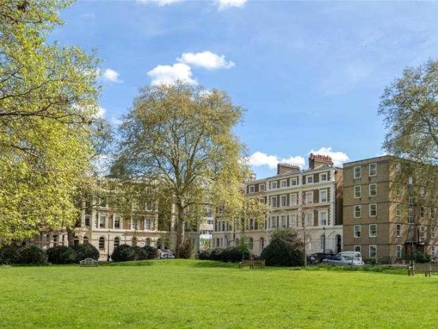 Flat for sale in Oval, Greater London