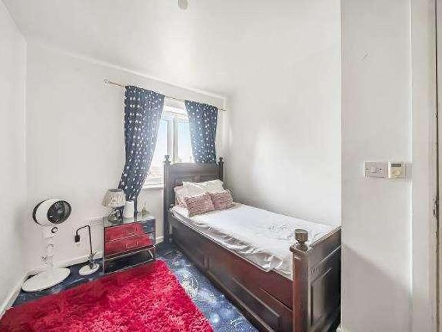Flat for sale in The Slade, Oxfordshire