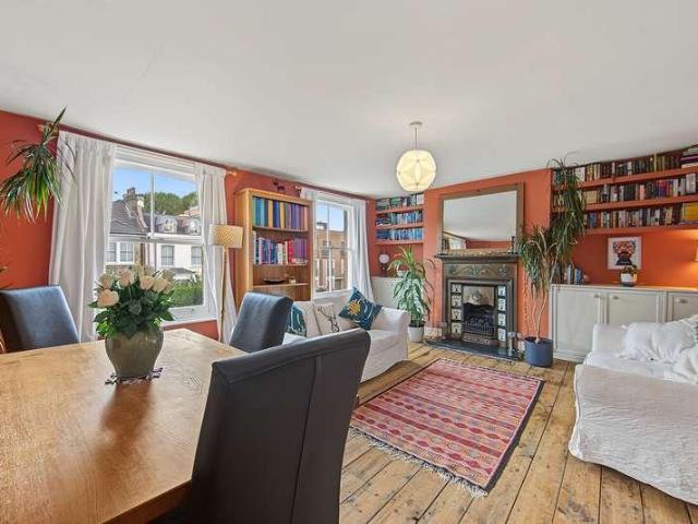 Flat for sale in Crouch Hall Court, Greater London