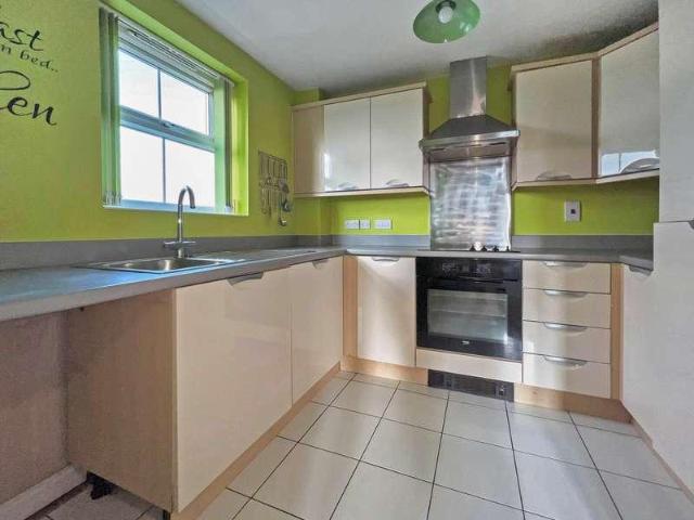 Flat for sale in Lee Bank, Greater Manchester