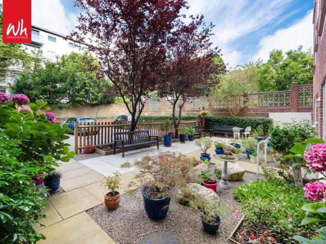 Flat for sale in Brunswick