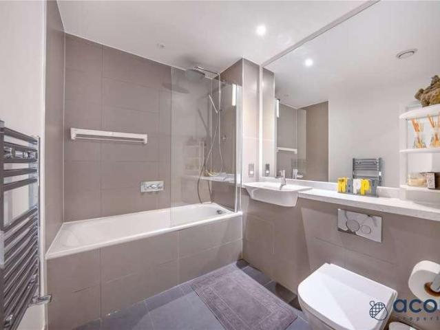 Flat for sale in Kingsbury, Greater London