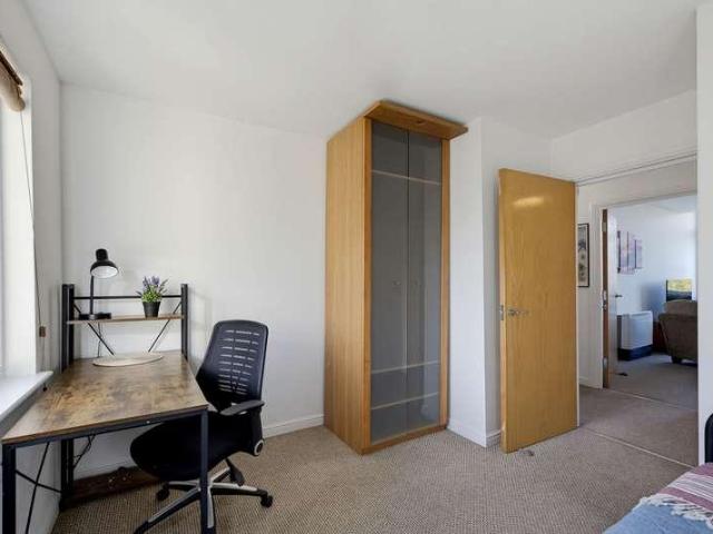 Flat for sale in Cardiff City Centre, Cardiff