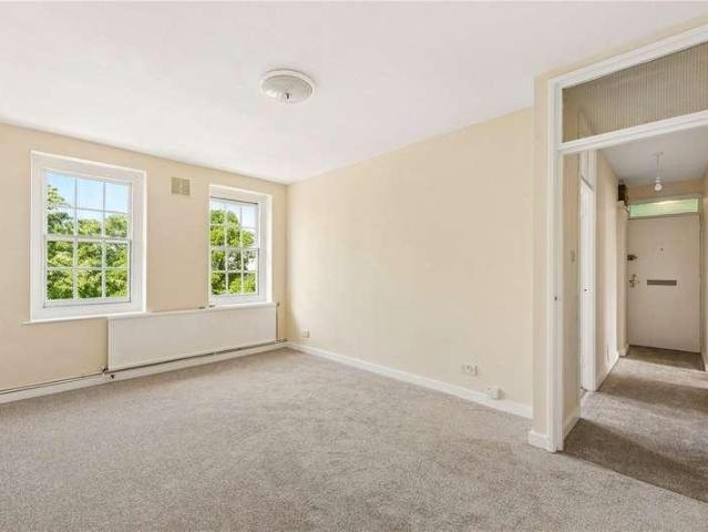 Flat for sale in London Borough of Islington, Greater London