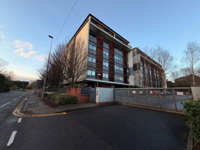 Flat for sale in Salford Quays, Salford