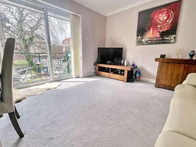 Flat for sale in West Cliff, Bournemouth