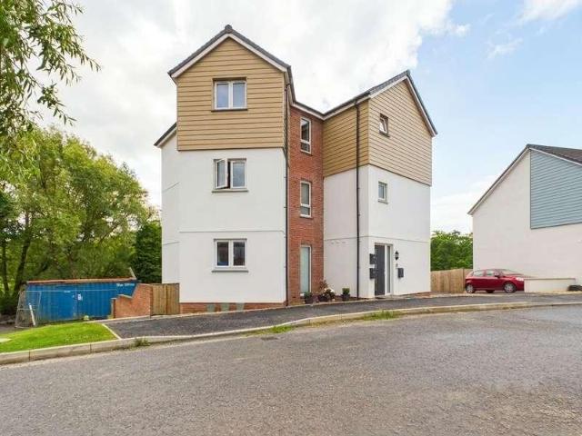Flat for sale in Brandis Corner, Devon