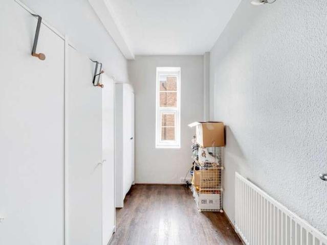 Flat for sale in London Borough of Ealing, Greater London