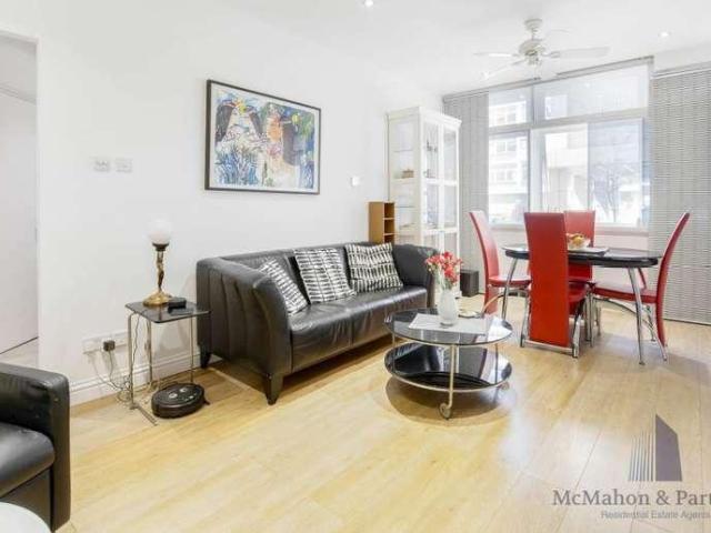 Flat for sale in Elephant and Castle, Greater London
