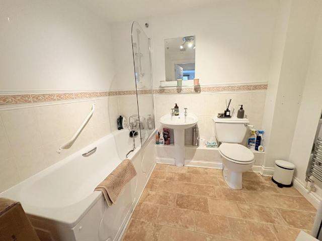 Flat for sale in Lowford, Helford