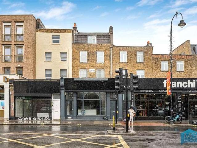 Flat for sale in Kentish Town, Greater London