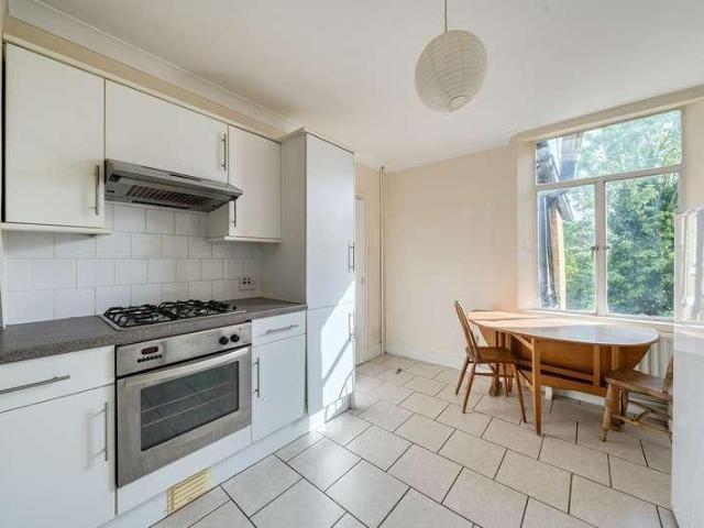 Flat for sale in London Borough of Lambeth, Greater London