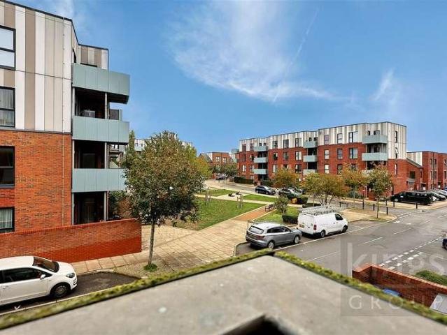 Flat for sale in Carterhatch, Greater London