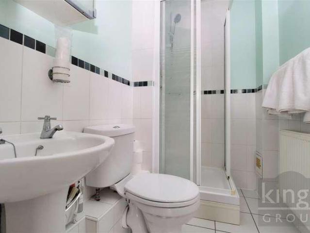 Flat for sale in Broxbourne, Hertfordshire