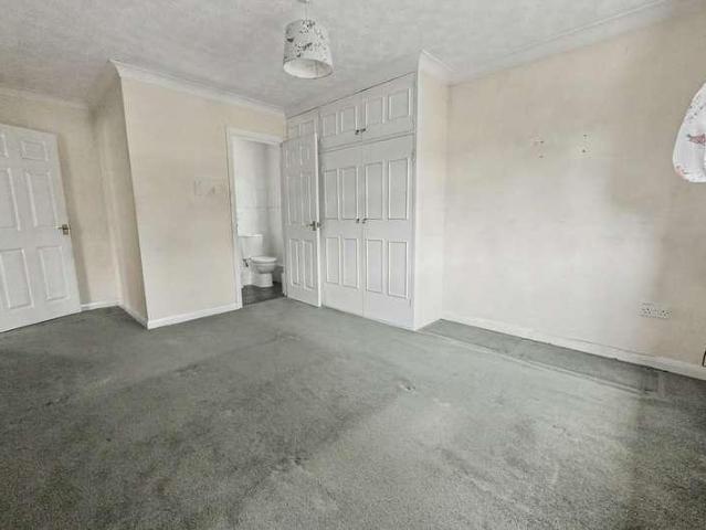 Flat for sale in Tricketts Cross, Ferndown