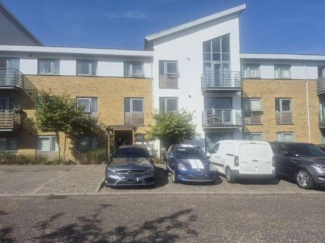 Flat for sale in Midway, Kent