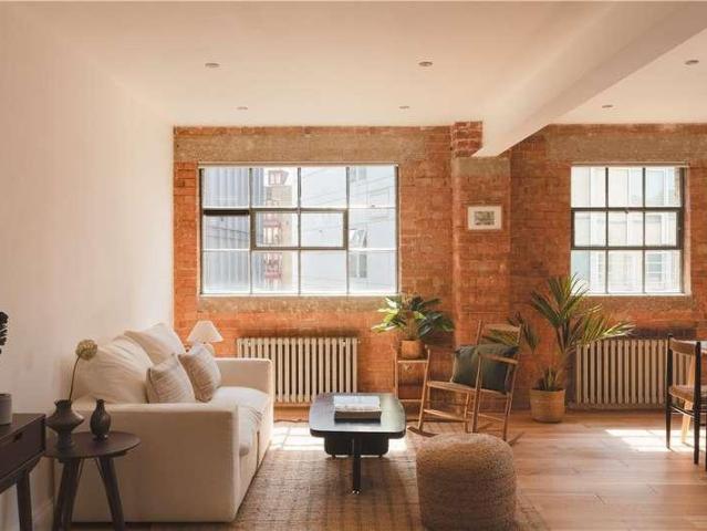 Flat for sale in Bermondsey, Greater London