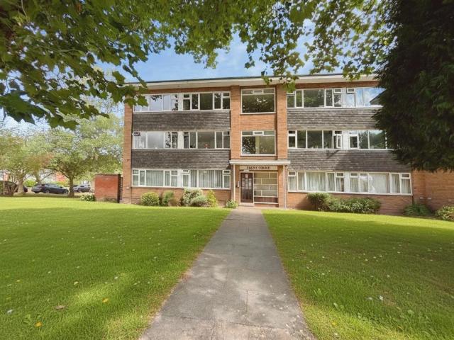 Flat for sale in Sutton Coldfield, West Midlands