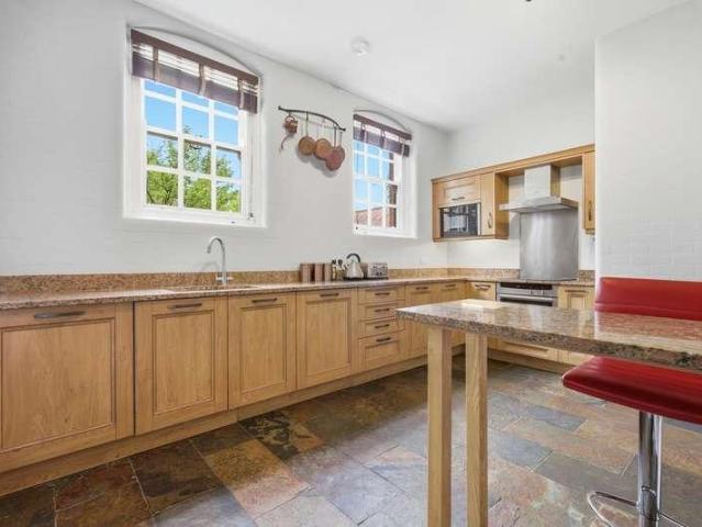 Flat for sale in Chedburgh, Suffolk