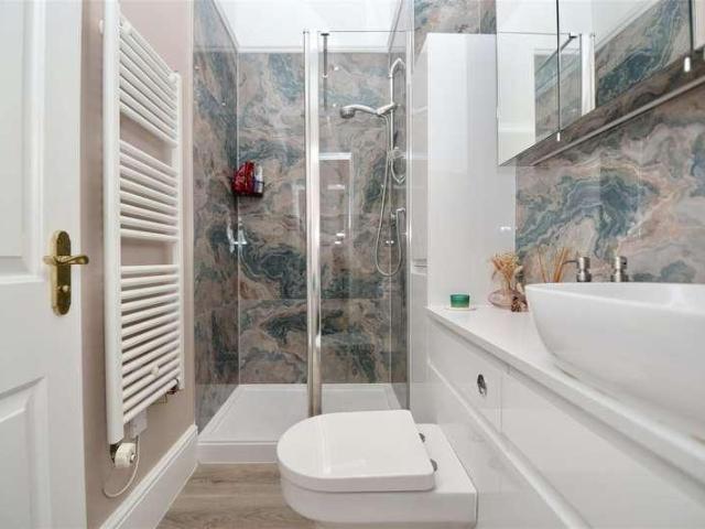 Flat for sale in Hampshire