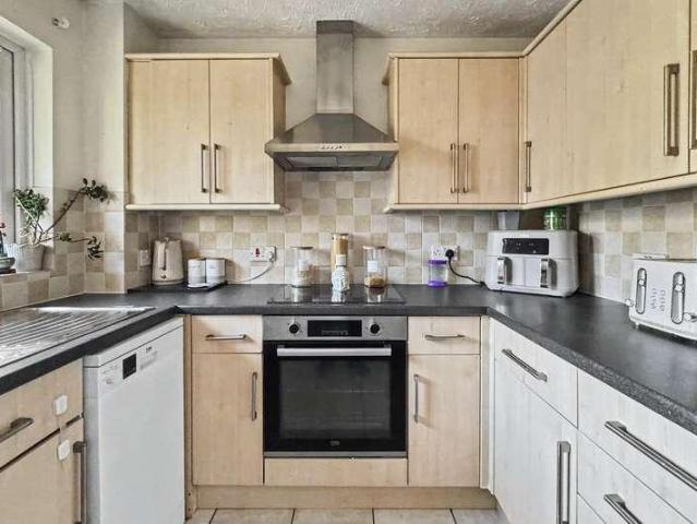 Flat for sale in Sarisbury, Fareham