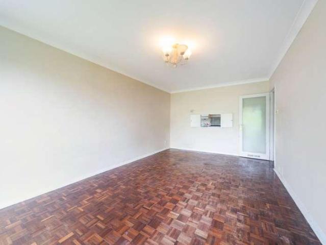 Flat for sale in Beckenham, Greater London