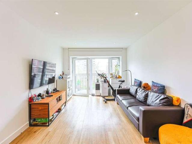 Flat for sale in Colindale, Greater London