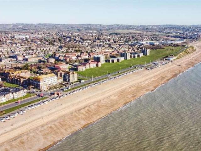 Flat for sale in Old Town, Heathlands