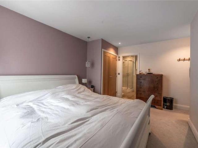 Flat for sale in Bromsgrove, Worcestershire