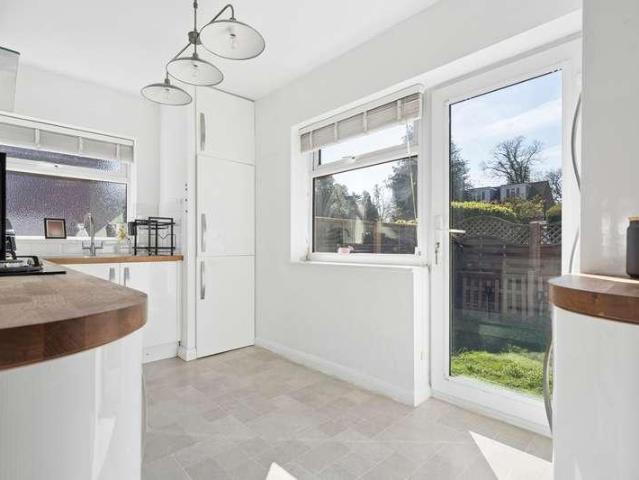 Flat for sale in Iver, Iver Heath
