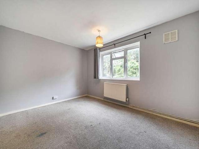 Flat for sale in Northwood, Northwood Flat for sale in Northwood, Northwood