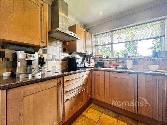 Flat for sale in Windsor, Cookham Rise
