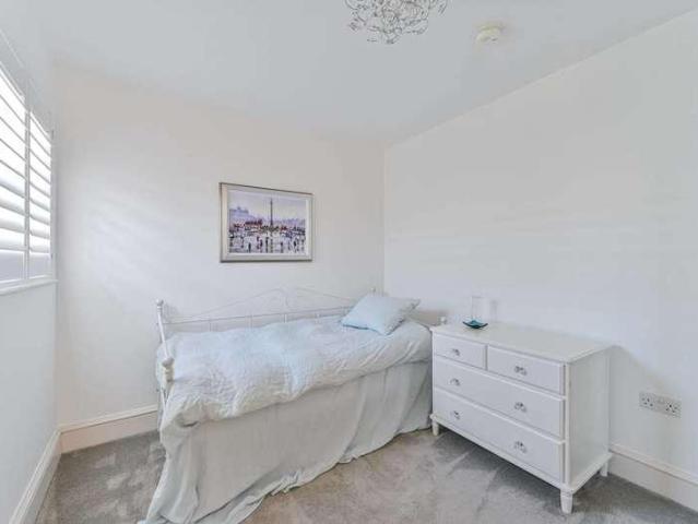 Flat for sale in Bromley, Elmstead