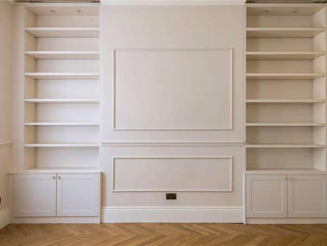 Flat for sale in Clapham Junction, Greater London