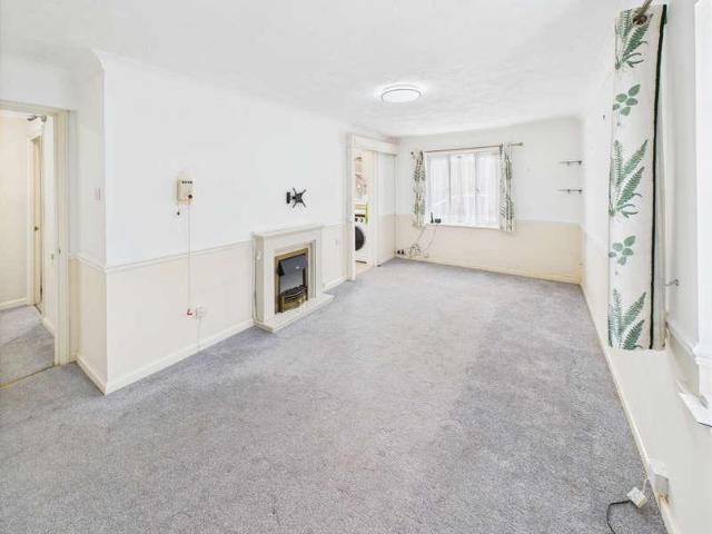 Flat for sale in Fareham, Hampshire