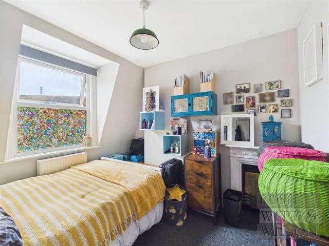 Flat for sale in Blacklands, Guestling Green
