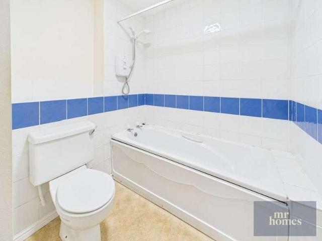 Flat for sale in Cardiff International Sports Village, Falcon Lodge