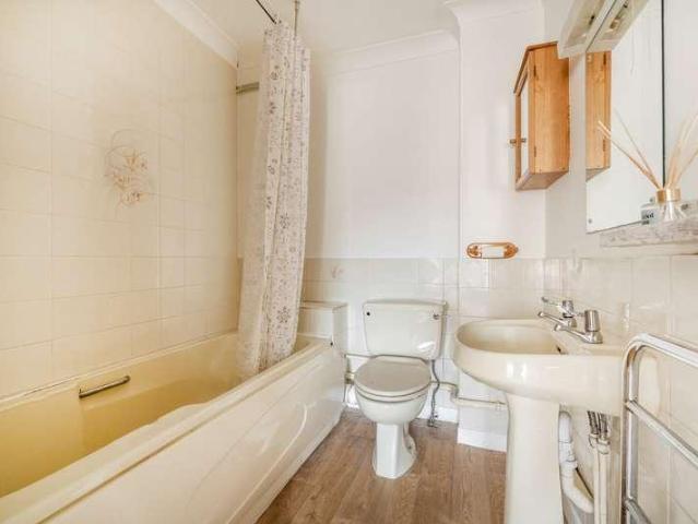 Flat for sale in Newtown, Reading