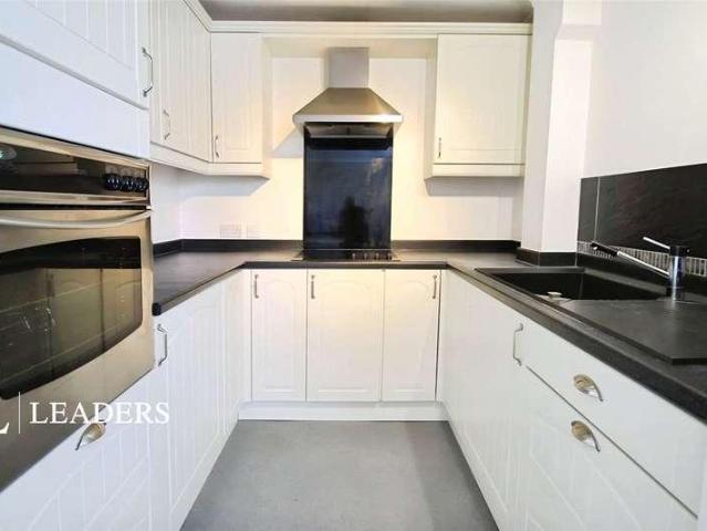 Flat for sale in West Worthing, Worthing