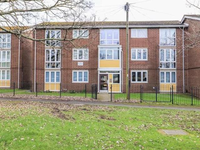Flat for sale in Eastmoor, West Yorkshire