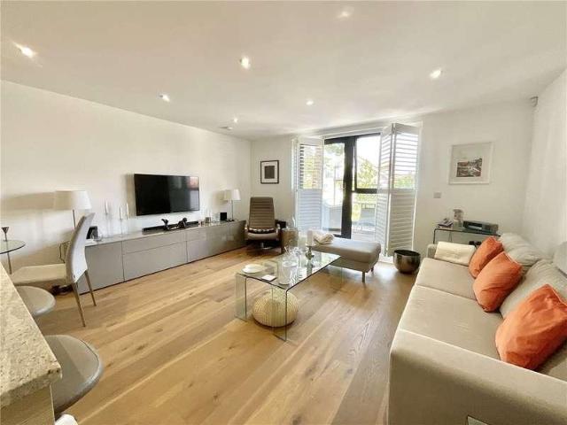 Flat for sale in Highcliffe