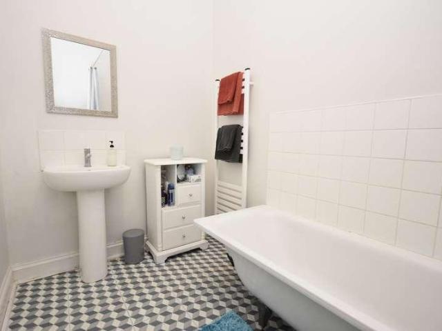 Flat for sale in Cliftonville West, Acol