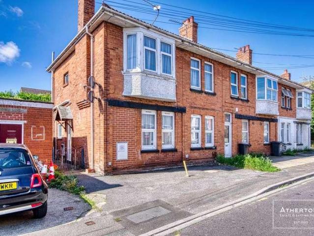 Flat for sale in Talbot Village, Bournemouth