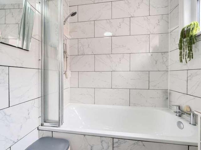 Flat for sale in Felixstowe, Eastbridge