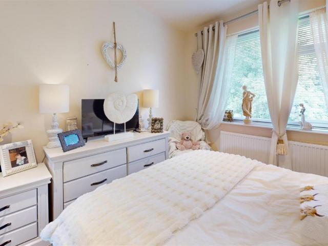 Flat for sale in Spring Gardens, Skipton