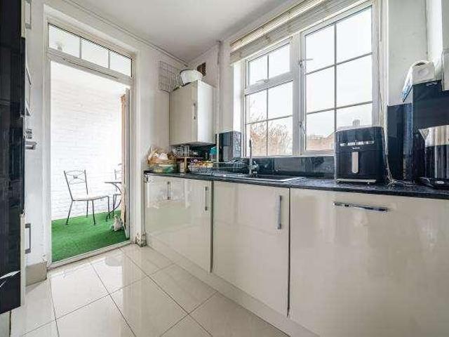 Flat for sale in St. John's Wood, Greater London
