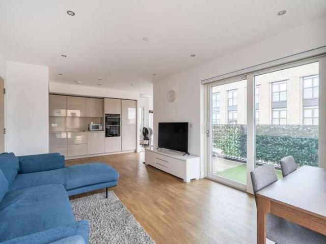 Flat for sale in Colindale, Greater London