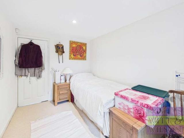 Flat for sale in Tenterden, Ashford