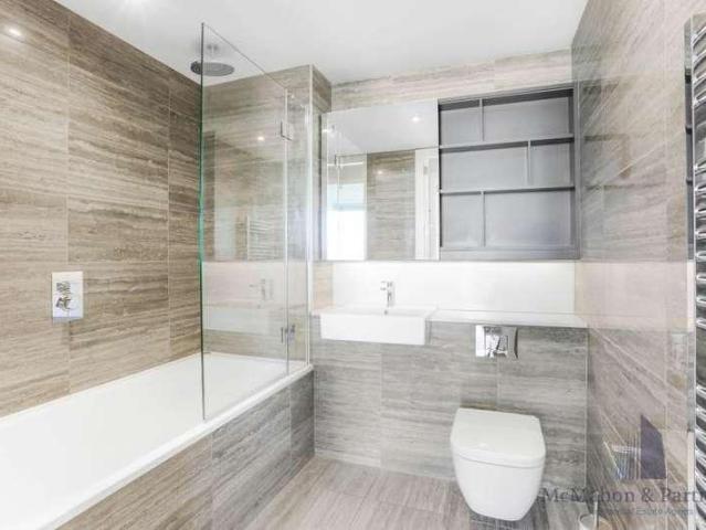Flat for sale in Elephant and Castle, Greater London