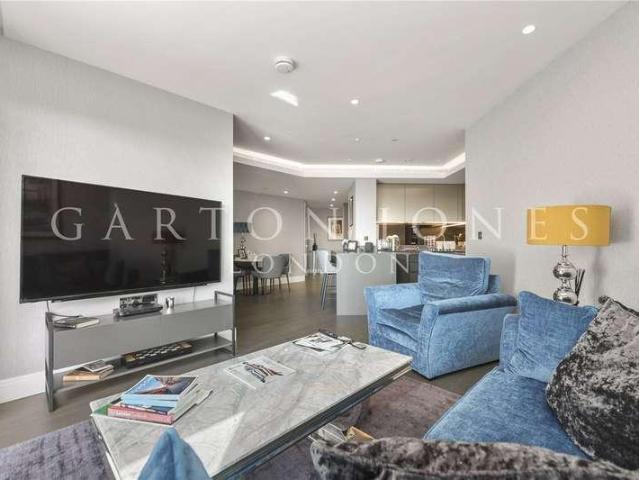 Flat for sale in Vauxhall, Greater London